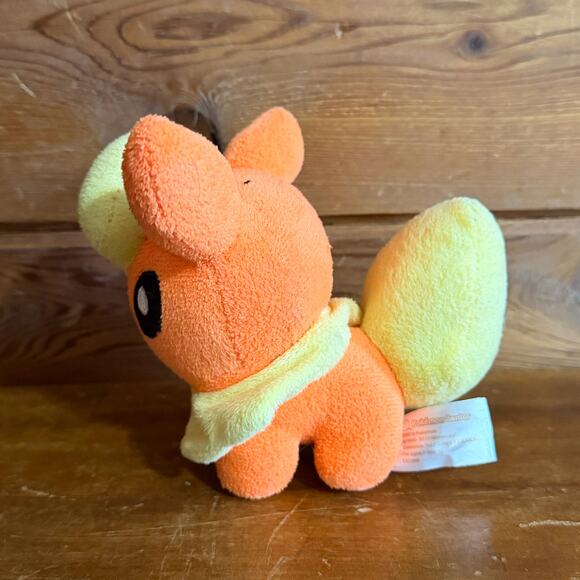 Pokemon 2010 Flareon Pokedoll Plush Pokemon Center - Picture 3 of 7